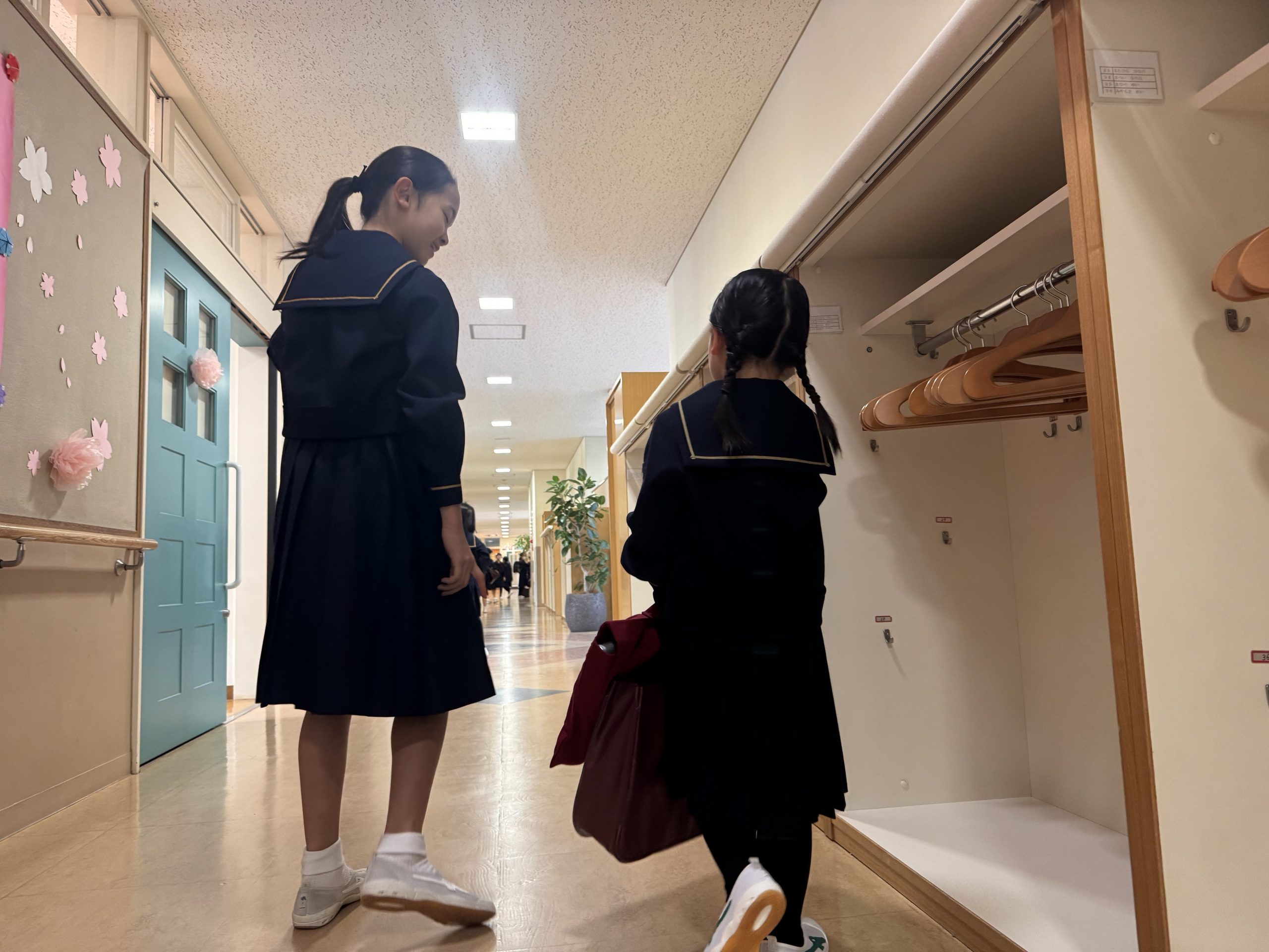 1年生、初めての登校。 | 小学部長ブログ | 東洋英和女学院小学部